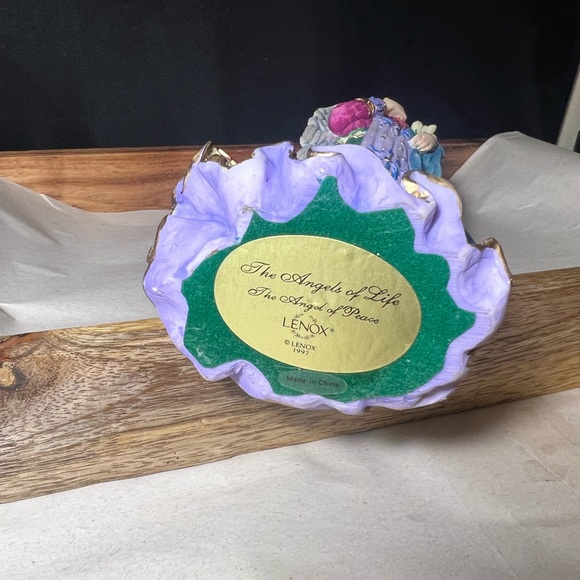 “The Angel Of Peace” Lenox Angel - Picture 3 of 3